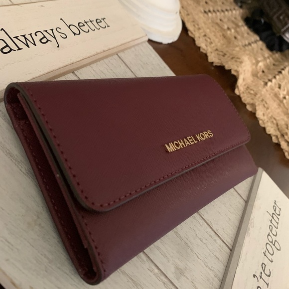 New Mk large trifold wallet 🍇 - Picture 6 of 6